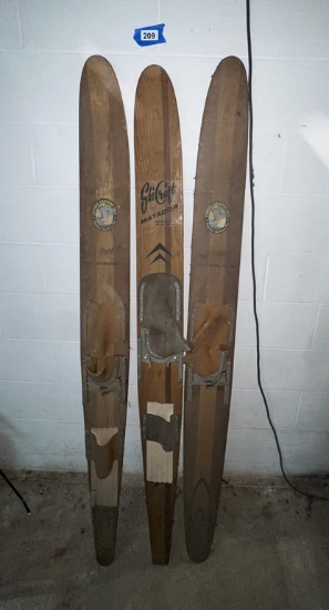 Lot of Vintage Slalom Skis