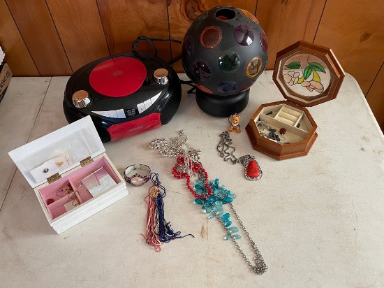 Decorative and Household Lot