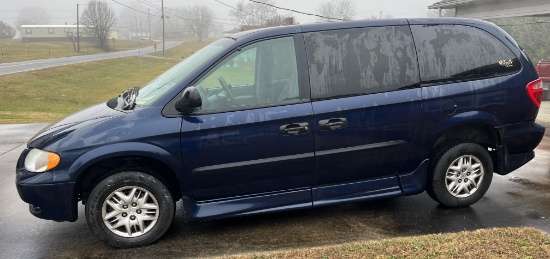 2004 Daimler Chrysler Handicapped Minivan