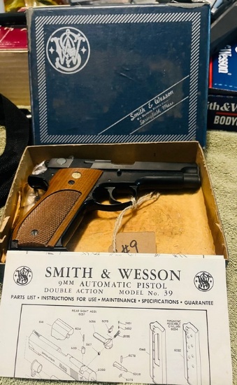 Smith and Wesson Model 39-2 9mm Pistol