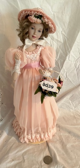 Rare Franklin Mint Dainty Bess Porcelain Heirloom Doll