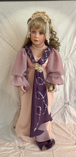Gloria Vanderbilt Victorian Porcelain Doll