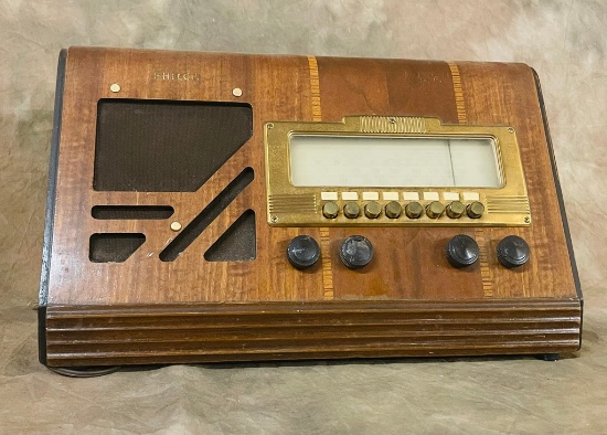 1940's Model 39-25 Philco Table Top Radio