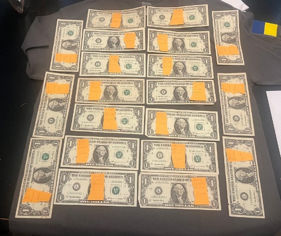 Lot of 20 $1.00 Star Notes