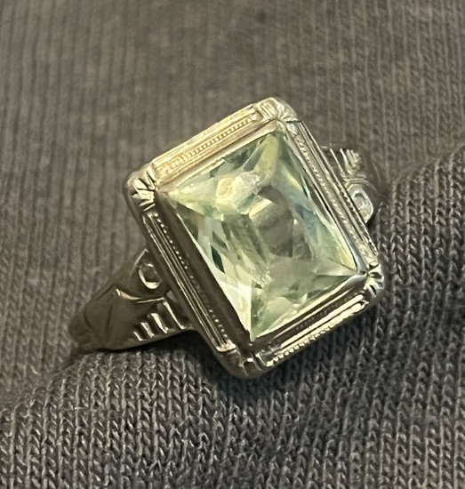 14 Kt Gold Aqua Marine Ring