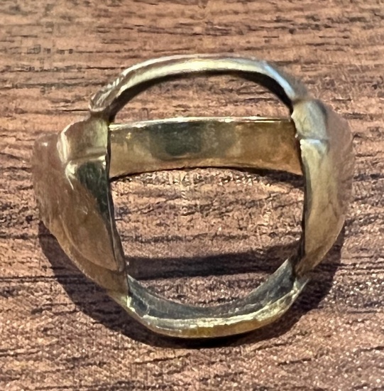 10 Kt. Gold Ring Missing Stone