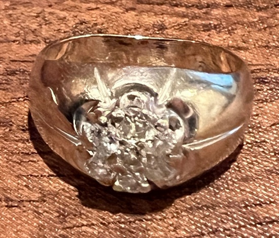 14 Kt. Gold Diamond Chip Ring