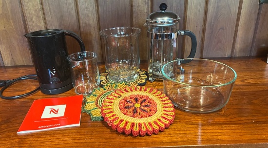 Lot of Kitchen Items