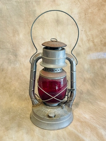Dietz Red Globe #2 D-Lite Railroad Lantern