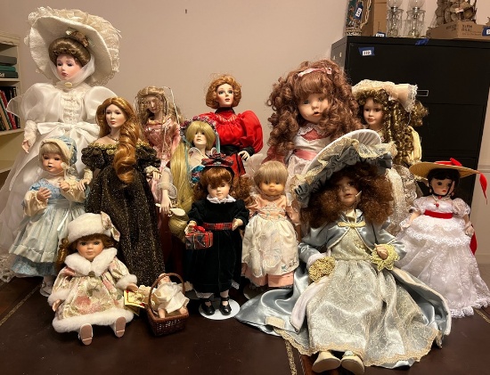 Tote of Dolls