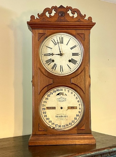 Ithaca Calendar Clock Co. in Oak Case