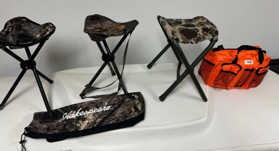 3 Camping Chairs, Cushion & Bag