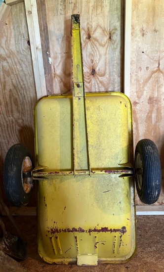 Towable Lawn Dump Cart
