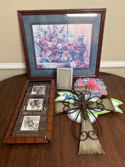 Lot of Wall Decore