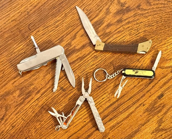 Lot Of 4 Knives/Utility Tools