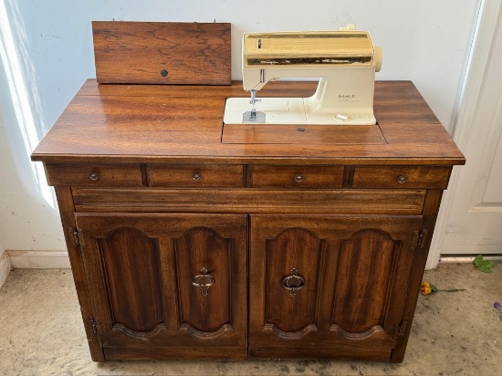 Singer Sewing Machine in a Decorative Case