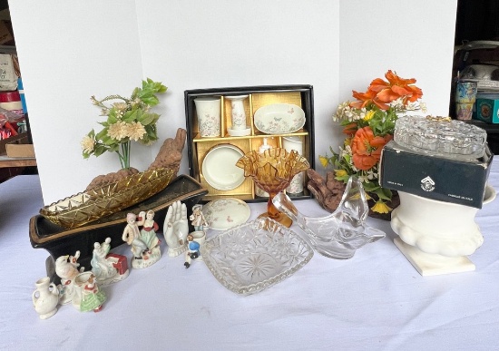 Tray of Collectibles