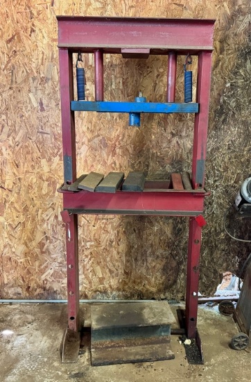 Heavy Duty Red Painted Steel Press