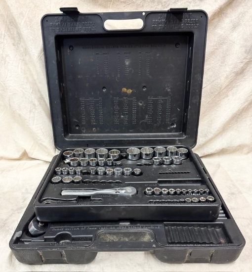 Craftsman Socket Set In Hardshell Plastic Case