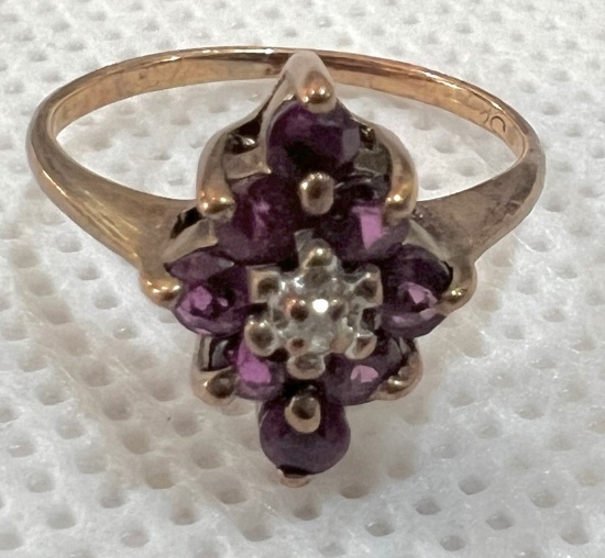 10 Kt Gold Ruby and Diamond Chip Ring