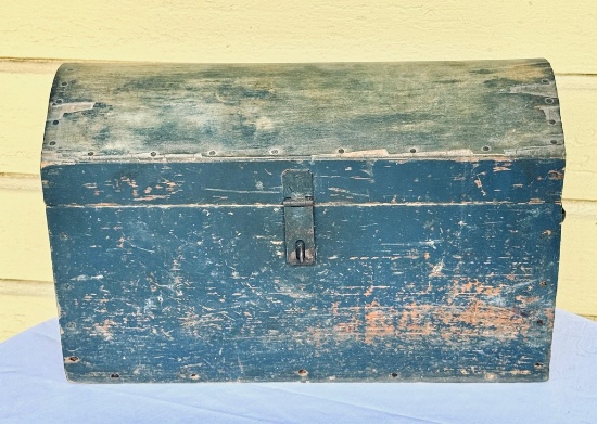 Dome Top Travel Box in Old Blue Paint
