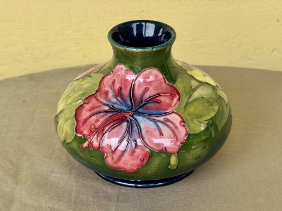Nice Moorcroft Pottery Vase