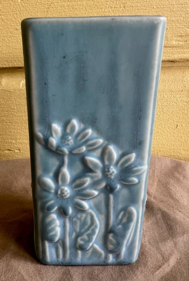 Rookwood vase With Daisies