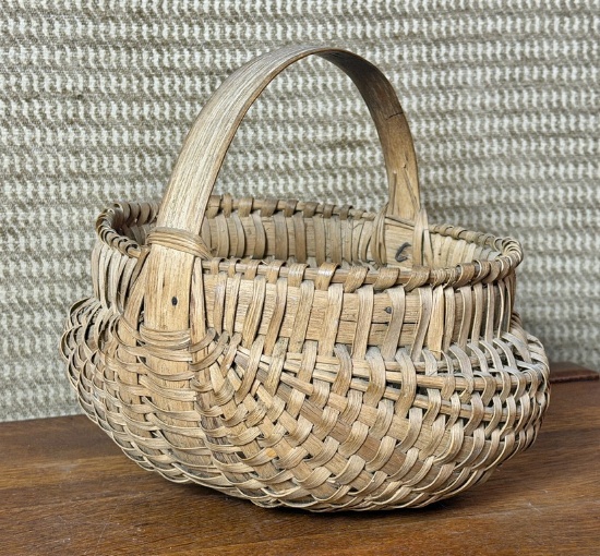 Nice North Carolina Medium Size Buttocks Basket
