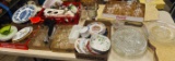 Table Lot of Treasures