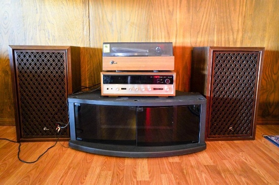 Sansui Record Player, Sansui Amplifier 2000x, Stand, 2 Sansui Standing Speakers,