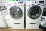 Whirlpool Duet Washer / Dryer Set with Pedestals