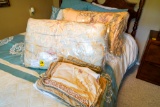 2 King Comforter Set