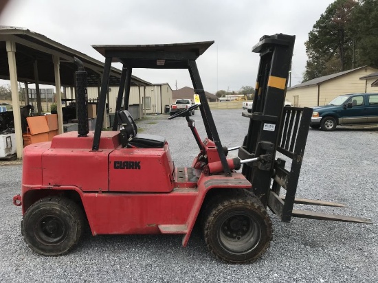 Clark 8000lb forklift