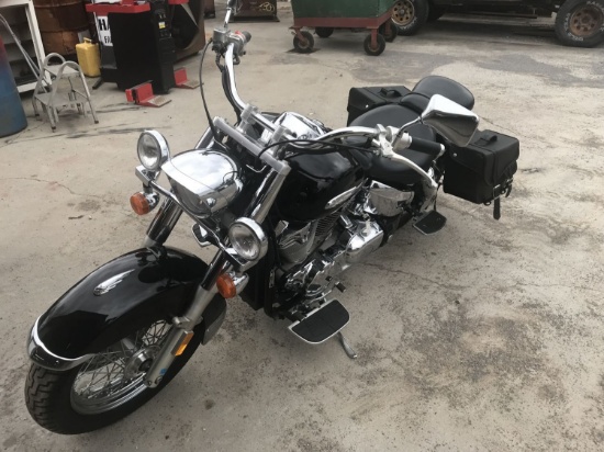 2003 Honda VTX1300S black motorcycle, 27134mi, V-Twin gas engine, aluminum/alloy wheels, leather sea