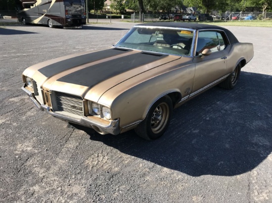 1970 Oldsmobile Cutlass Supreme SX 2-door gold/black coupe, big block 455cid V8 gas engine, automati