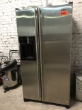 Jenn-Air 22 cu ft side by side refrigerator/freezer