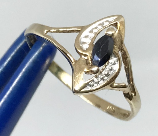Sapphire ring; 1.3g 10k yellow gold; size 7