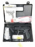 Walther m# P22 22LR pistol ; s# WA136924 ; in original case; 2 mags