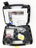 Charter m# Target Pathfinder 22Mag revolver ; s# 18-00142 ; in original case; 6-shot
