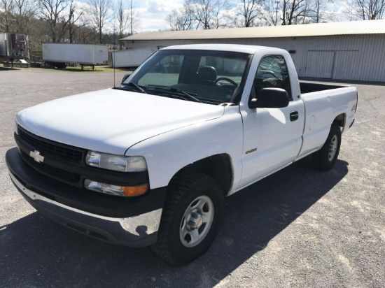 1999 Chevy 1500 Silverado LS 4x4 white pickup truck, 96884mi, 5.3 liter V8 gas engine, automatic tra