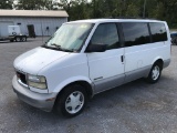 1997 GMC Safari SLE 4-door white extended wagon, 299948mi, 4.3 liter V6 gas engine, automatic transm