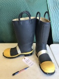 Weinbrenner steel toe safety boots, size Men's 9 Med