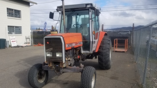 1991 Massey Ferguson 3070 Diesel Tractor