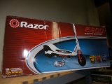 RAZOR E200 ELECTRIC SCOOTER