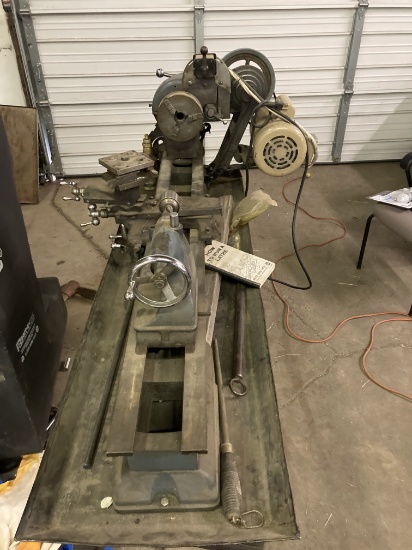 Metal lathe with lots of extra parts