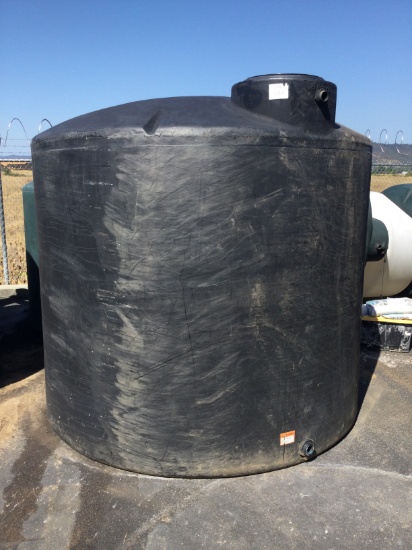 2500 gallon water tank missing lid