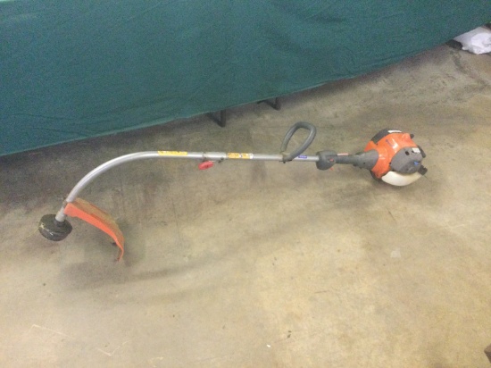 Husqvarna 128CD weed whacker