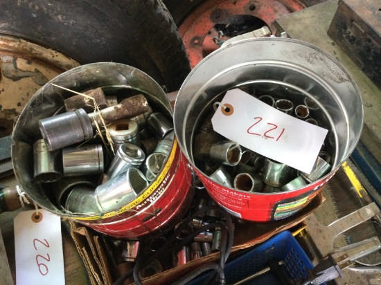 Assorted loose sockets