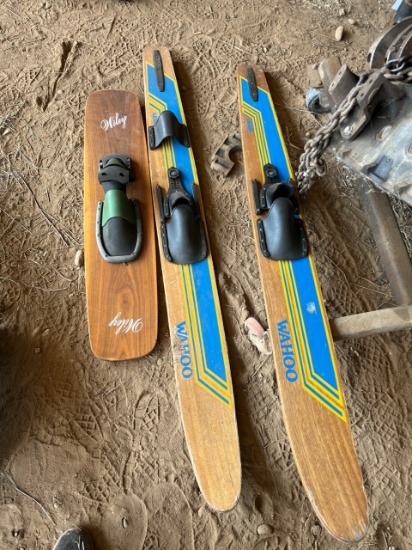 Assorted old wooden single ski water ski’s
