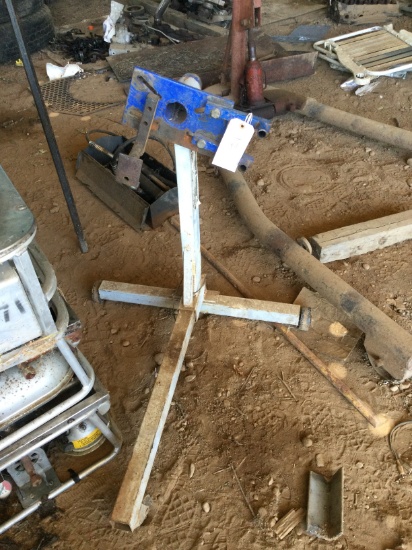 Small engine stand
